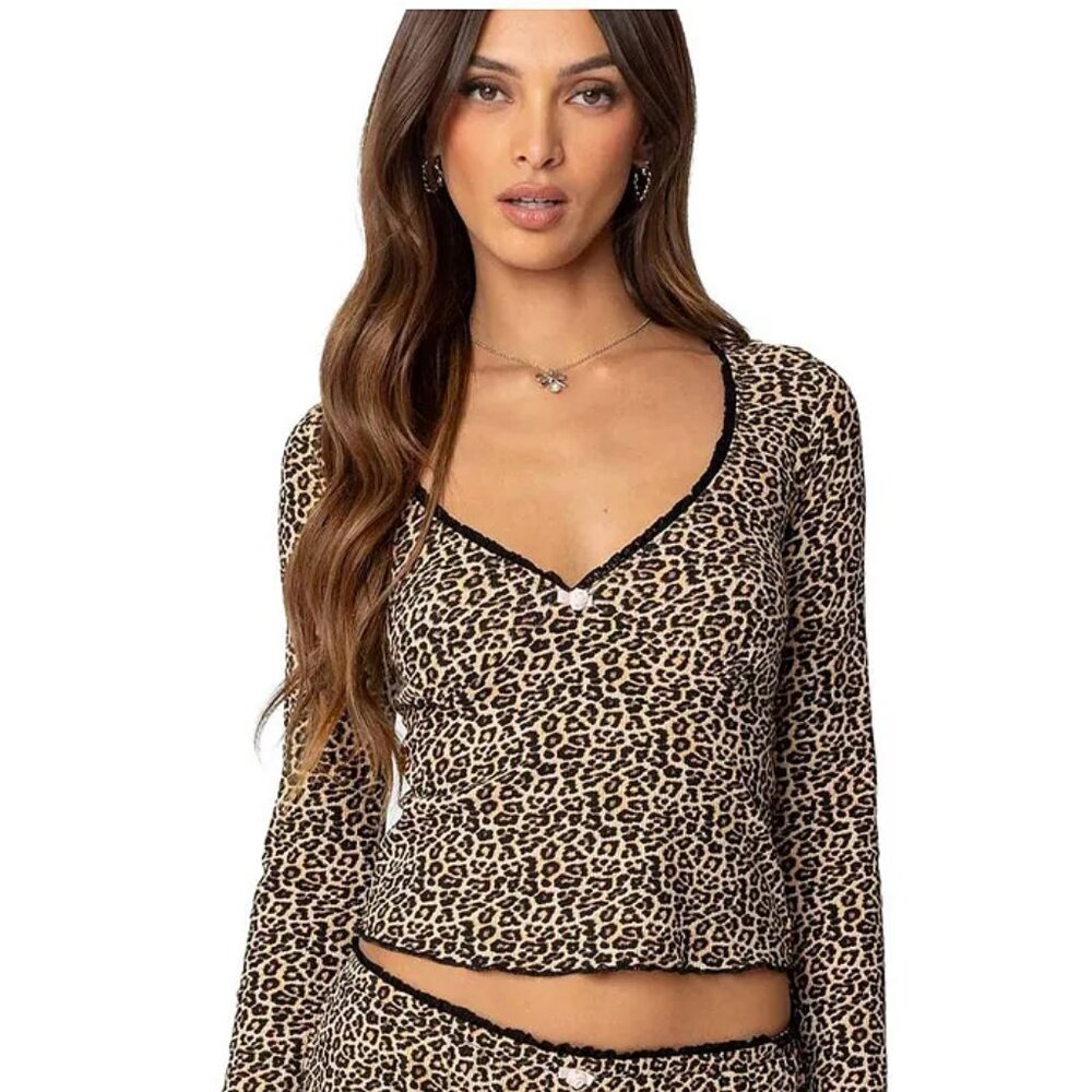 NWOT Edikted Women's Lue Leopard Cheetah Printed Ribbed V Neck Top Size Medium